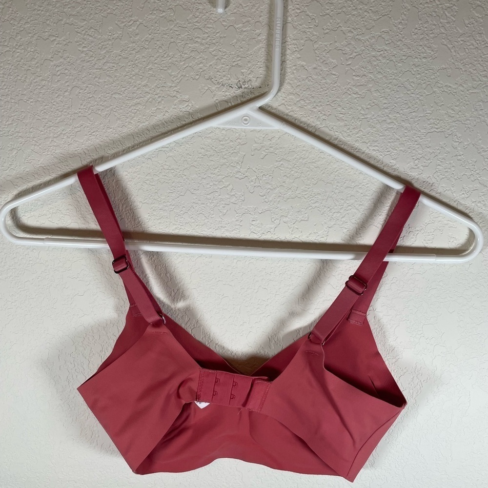Aerie Wireless Women's Pink Bra - Picture 5 of 6